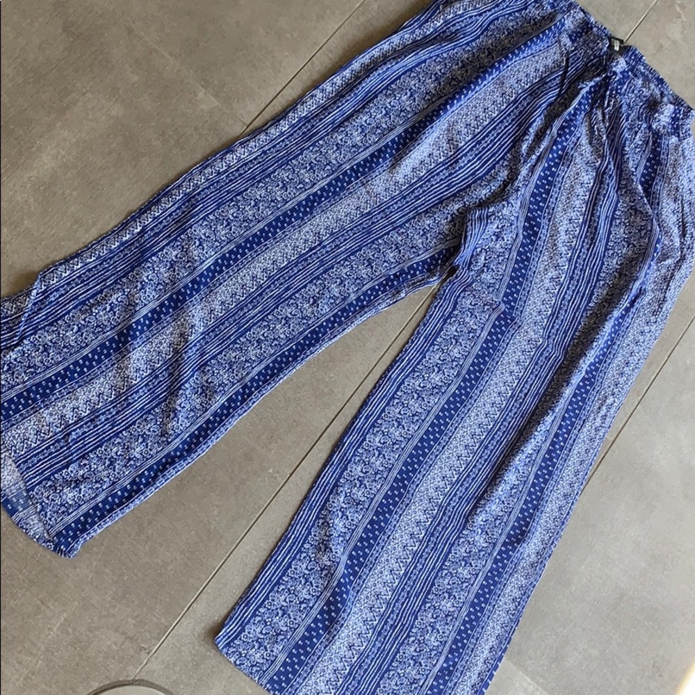 FOREVER 21 Blue print lg wide leg pants